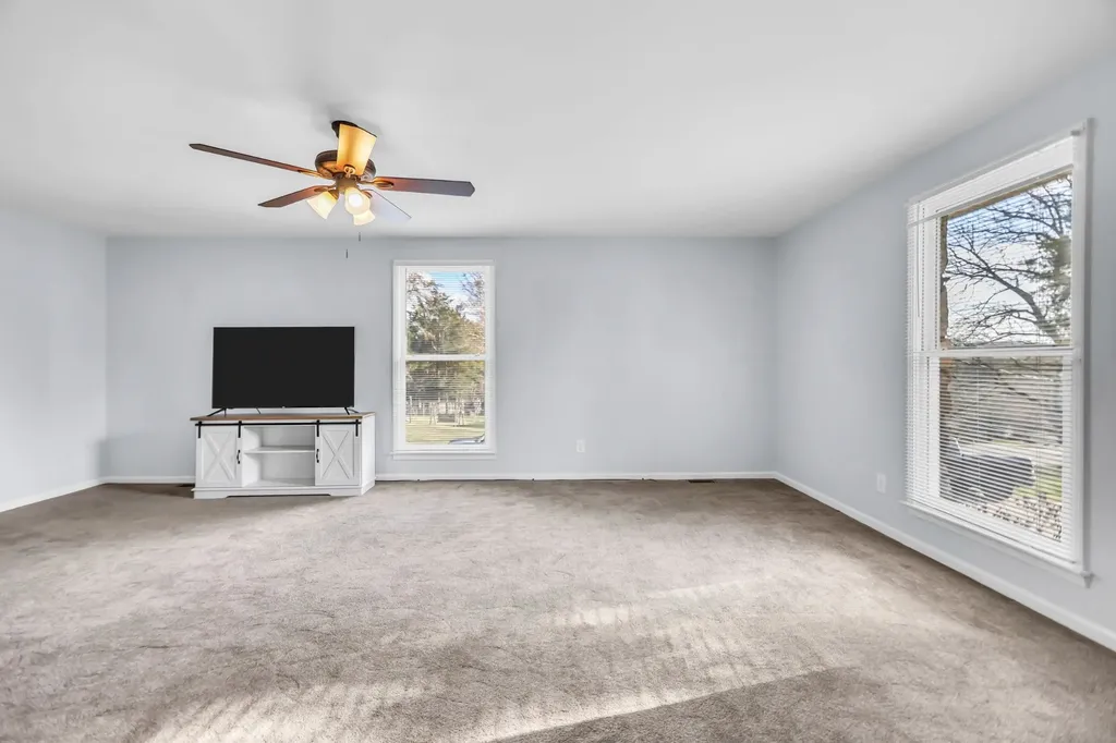 1917 Graceland Drive Goodlettsville TN 37072