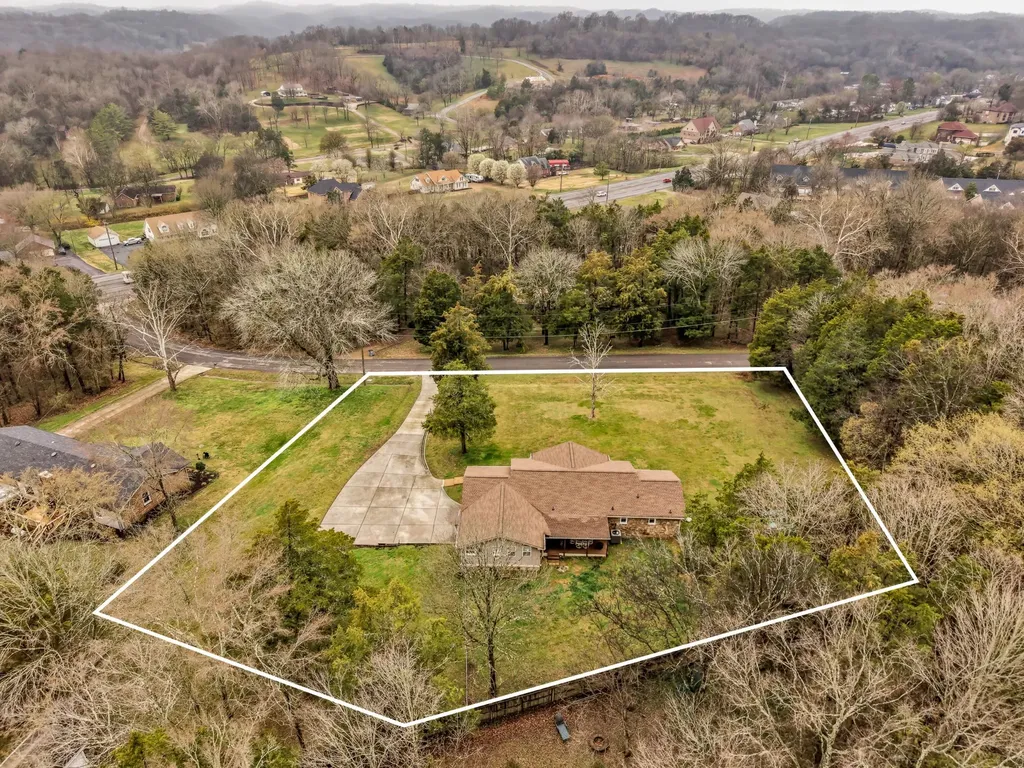 1917 Graceland Drive Goodlettsville TN 37072