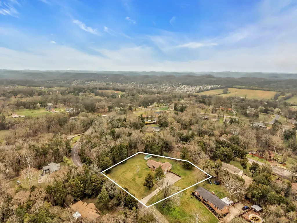 1917 Graceland Drive Goodlettsville TN 37072