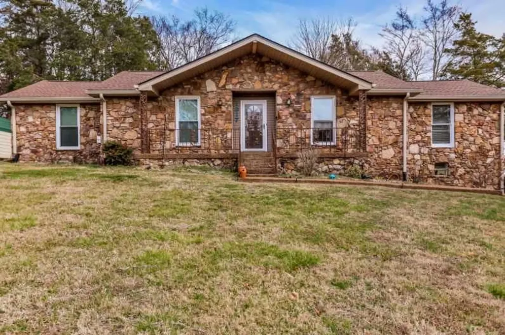 1917 Graceland Drive Goodlettsville TN 37072