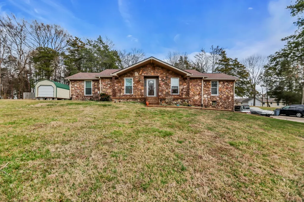 1917 Graceland Drive Goodlettsville TN 37072