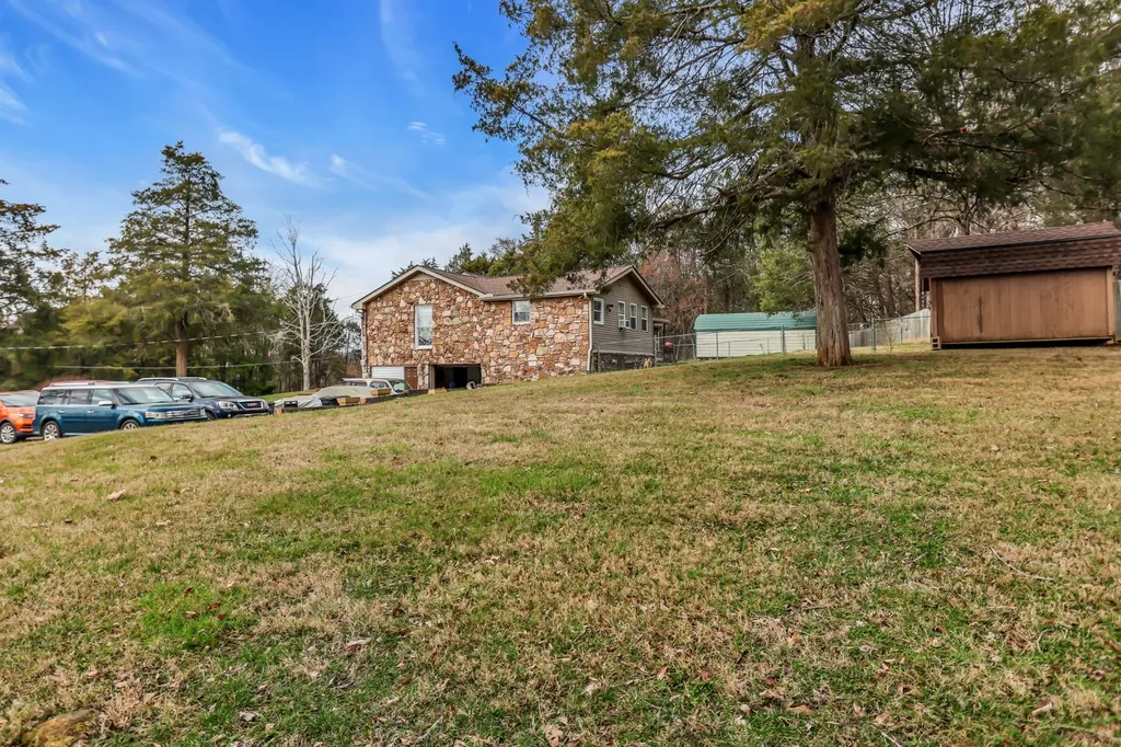 1917 Graceland Drive Goodlettsville TN 37072