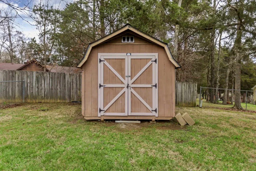 1917 Graceland Drive Goodlettsville TN 37072
