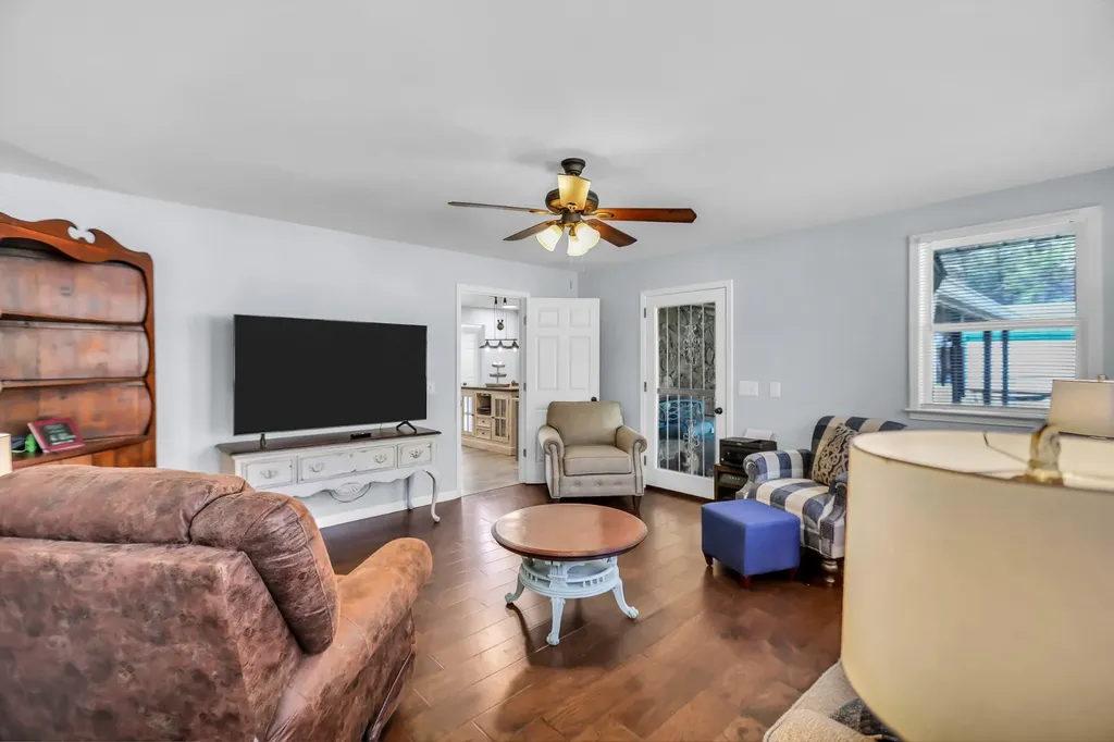 1917 Graceland Drive Goodlettsville TN 37072