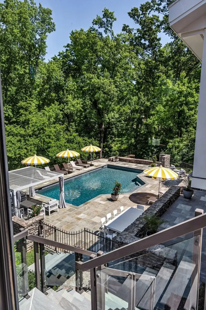 300 Sunnyside Drive Nashville TN 37205