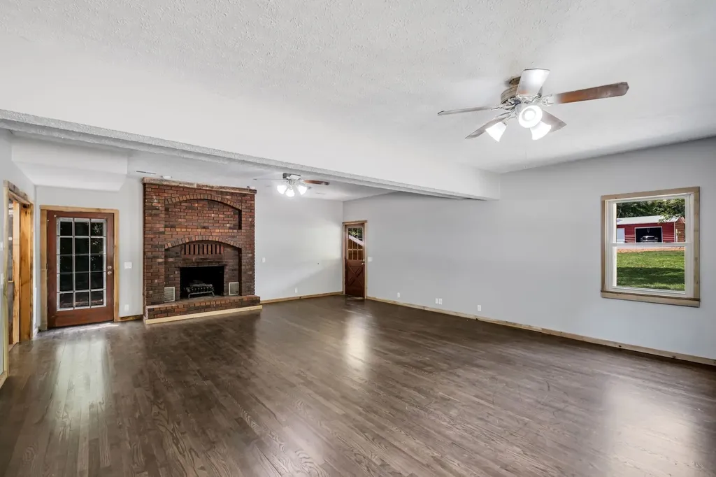 5940 Hassells Creek Lane Lyles TN 37098