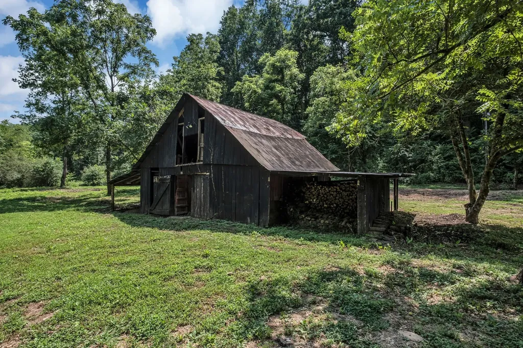 5940 Hassells Creek Lane Lyles TN 37098