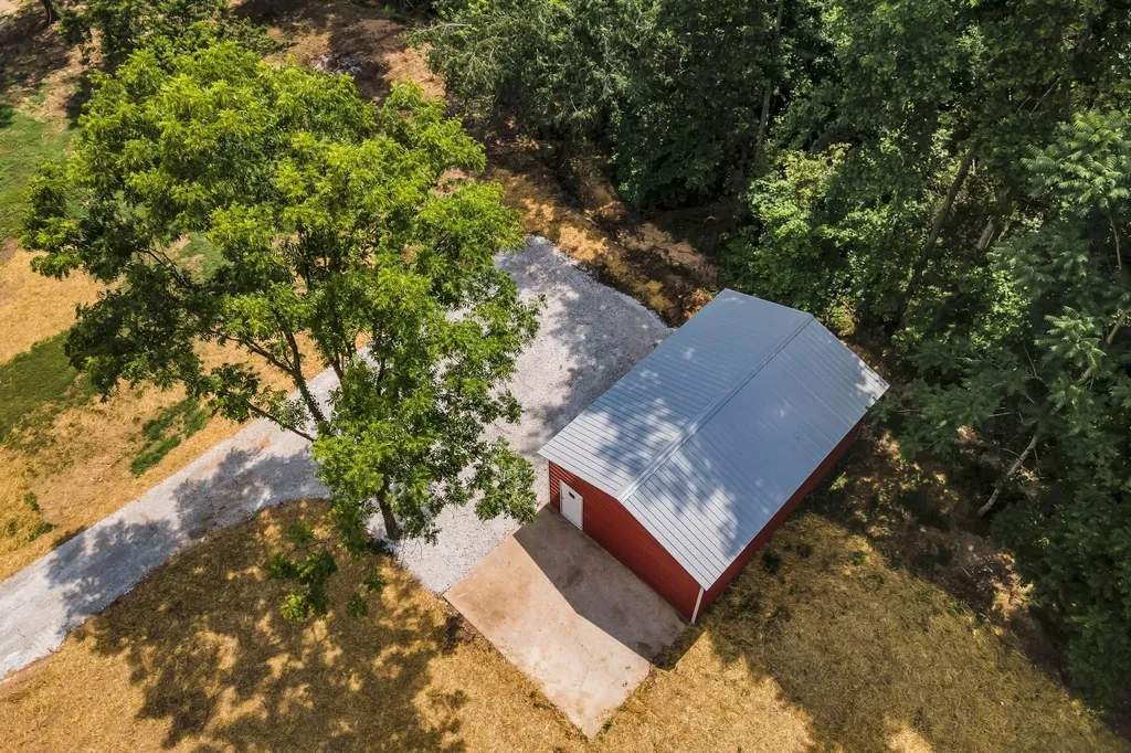 5940 Hassells Creek Lane Lyles TN 37098
