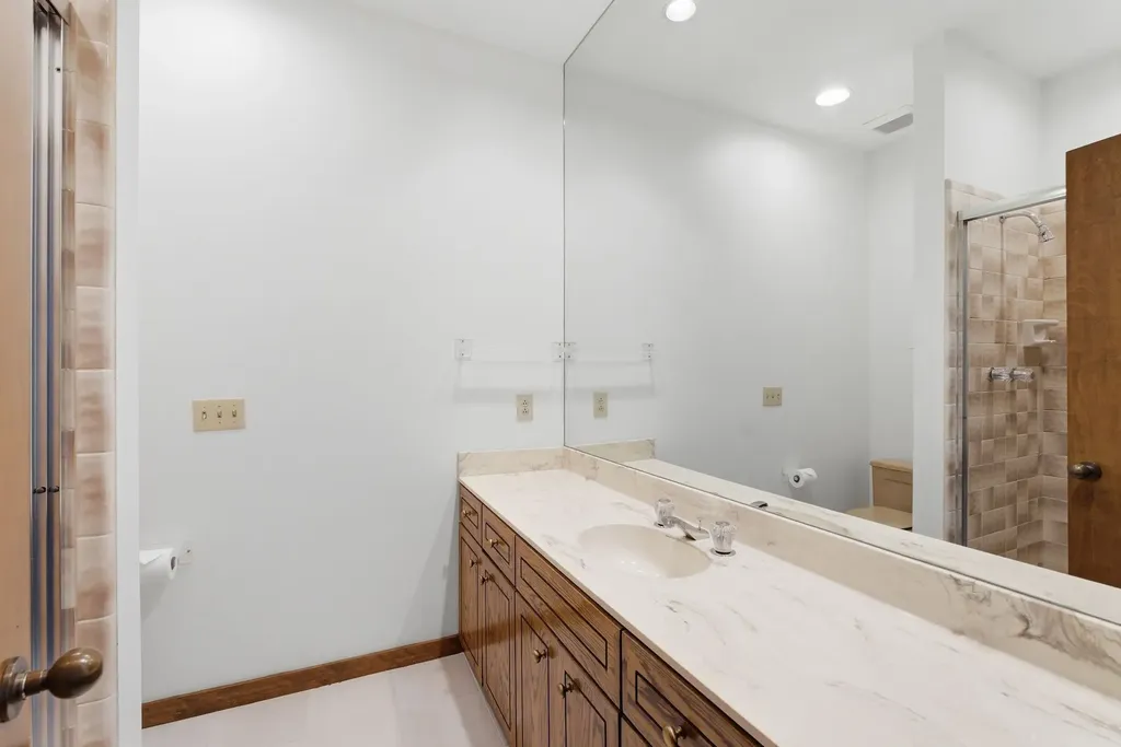 133 Hampton Place Nashville TN 37215