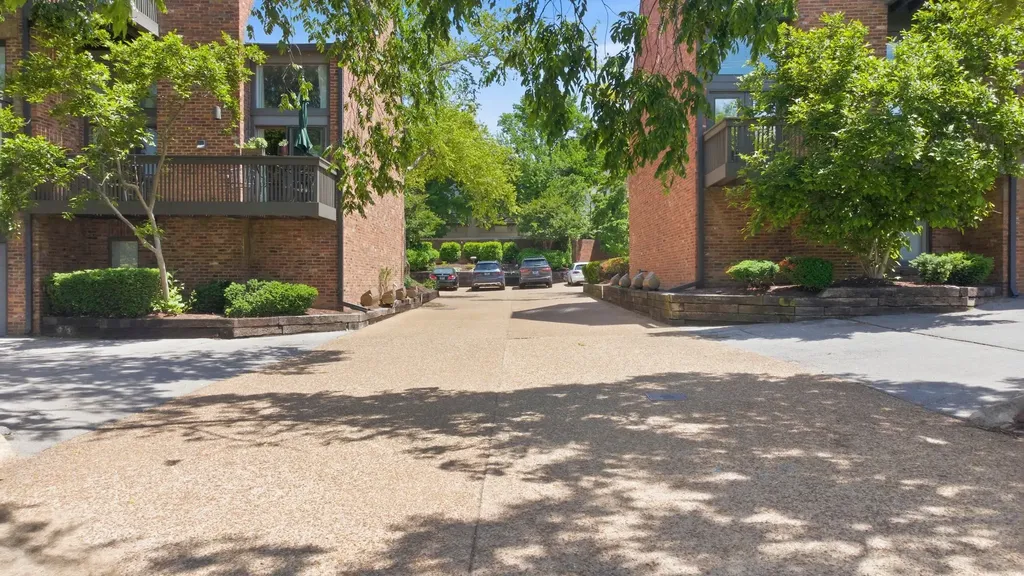 133 Hampton Place Nashville TN 37215
