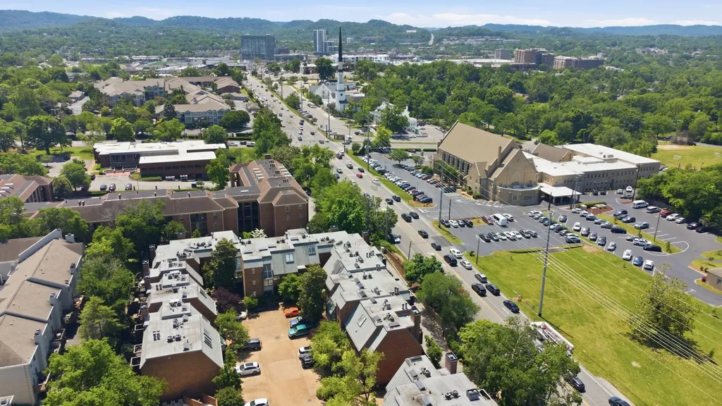 133 Hampton Place Nashville TN 37215