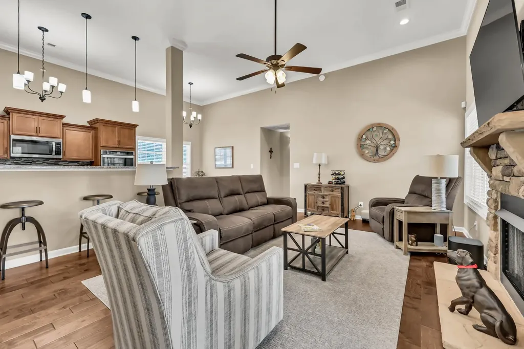 883 Terraceside Circle Clarksville TN 37040