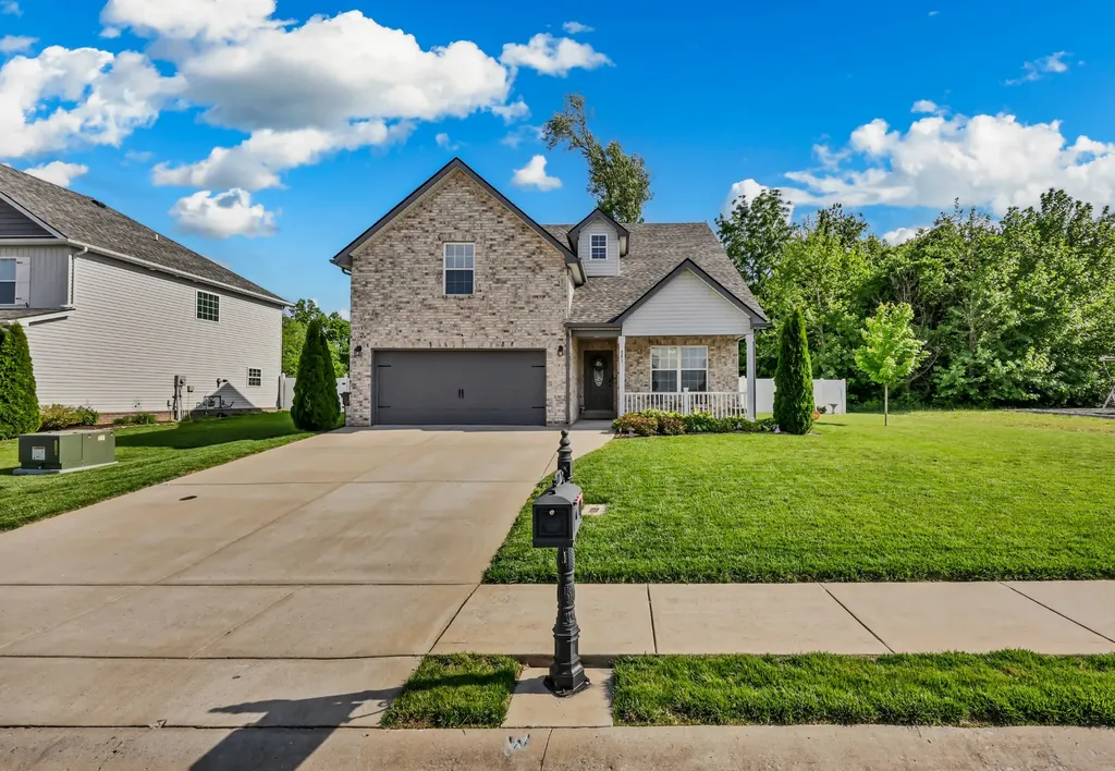 883 Terraceside Circle Clarksville TN 37040