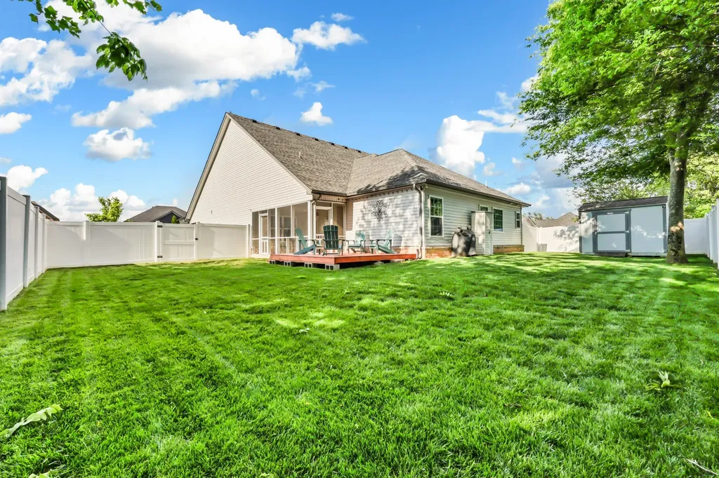 883 Terraceside Circle Clarksville TN 37040