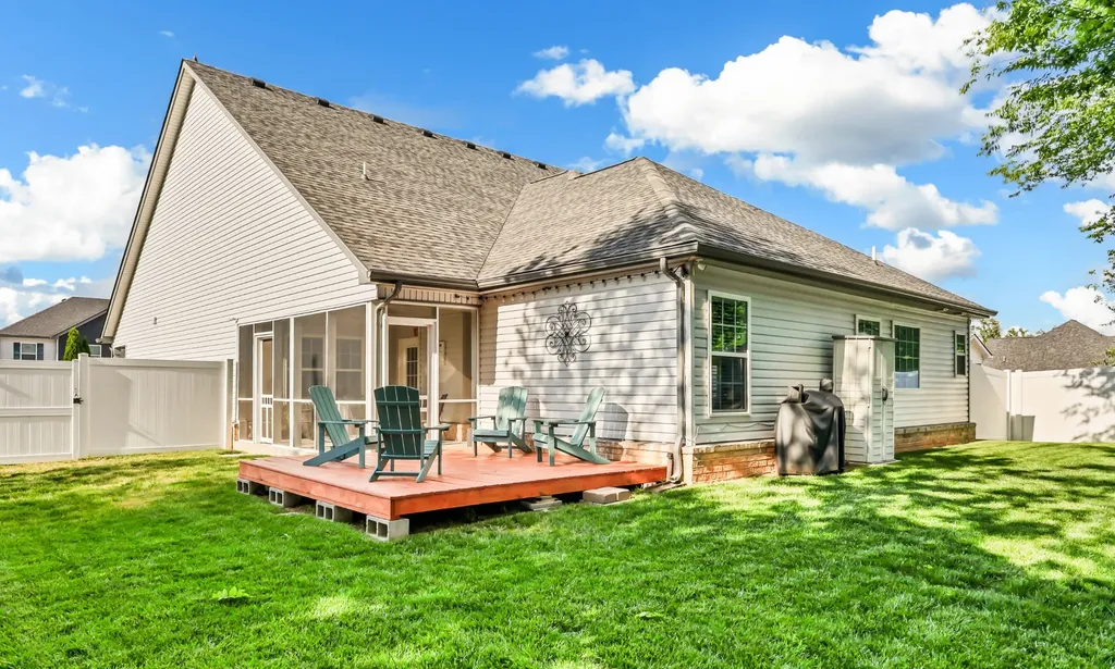 883 Terraceside Circle Clarksville TN 37040