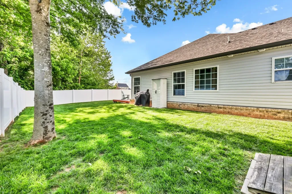 883 Terraceside Circle Clarksville TN 37040