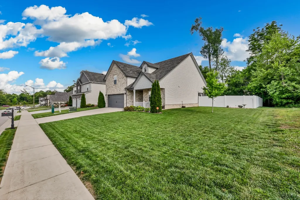 883 Terraceside Circle Clarksville TN 37040
