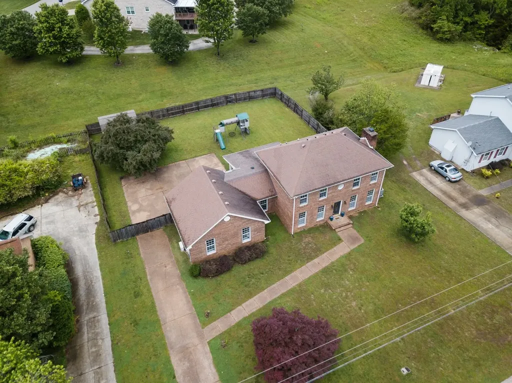 522 W Point Drive Clarksville TN 37043