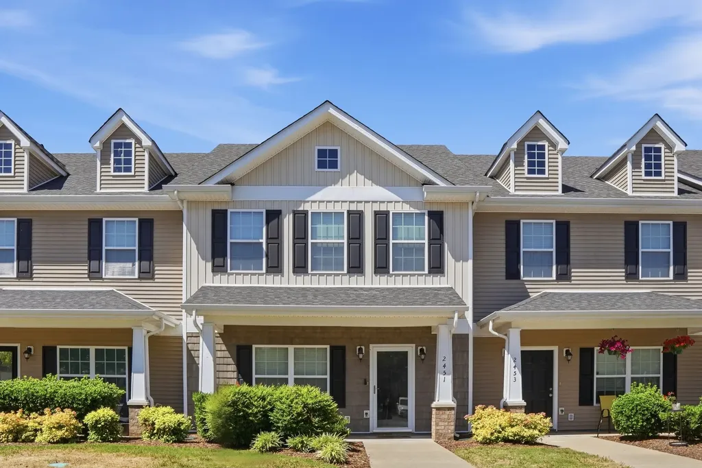 2451 New Holland Circle Murfreesboro TN 37128