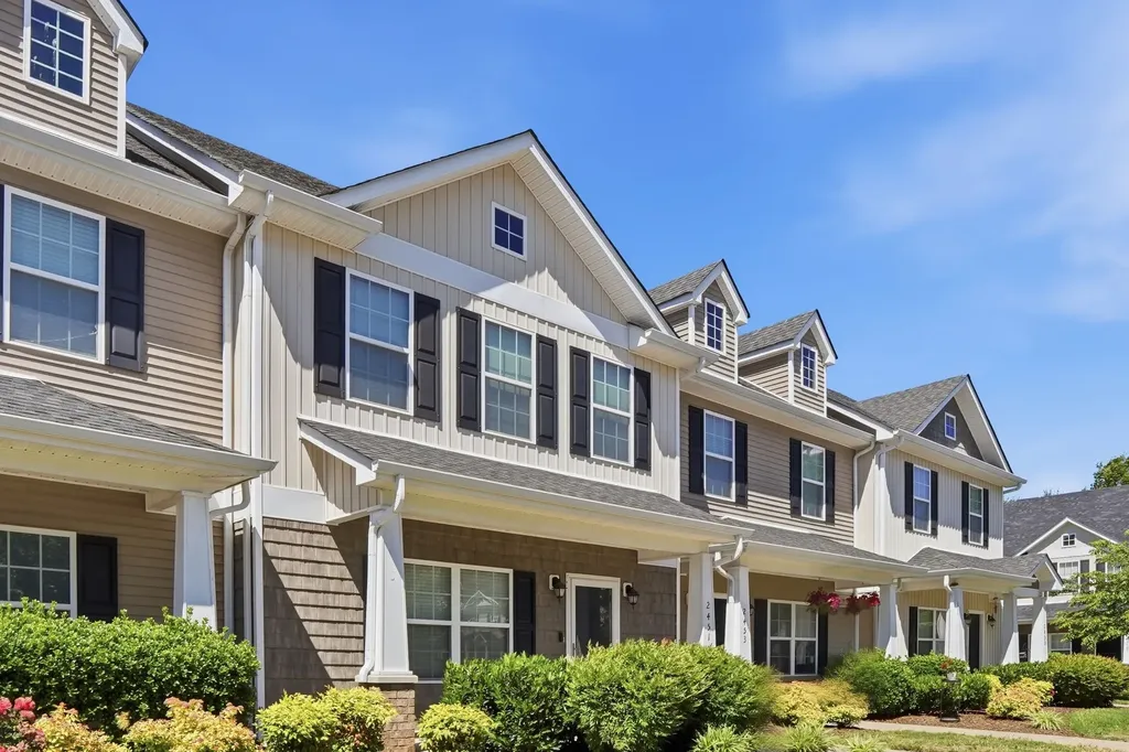 2451 New Holland Circle Murfreesboro TN 37128