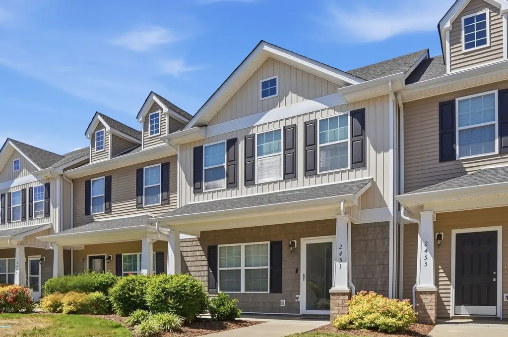 2451 New Holland Circle Murfreesboro TN 37128
