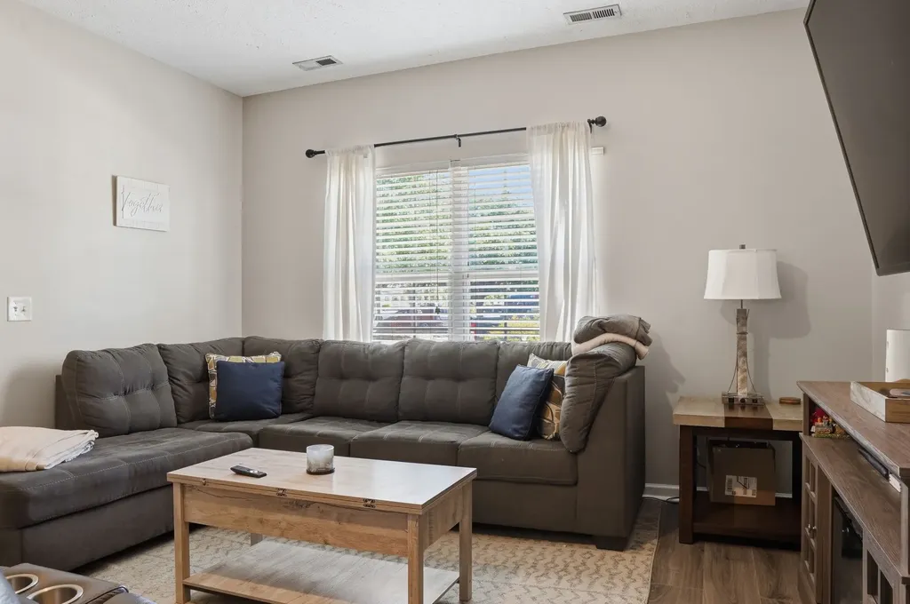 2451 New Holland Circle Murfreesboro TN 37128