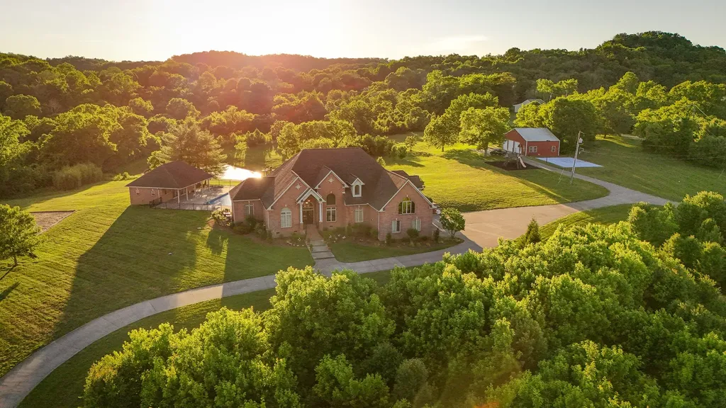 1357 Madison Creek Road Goodlettsville TN 37072