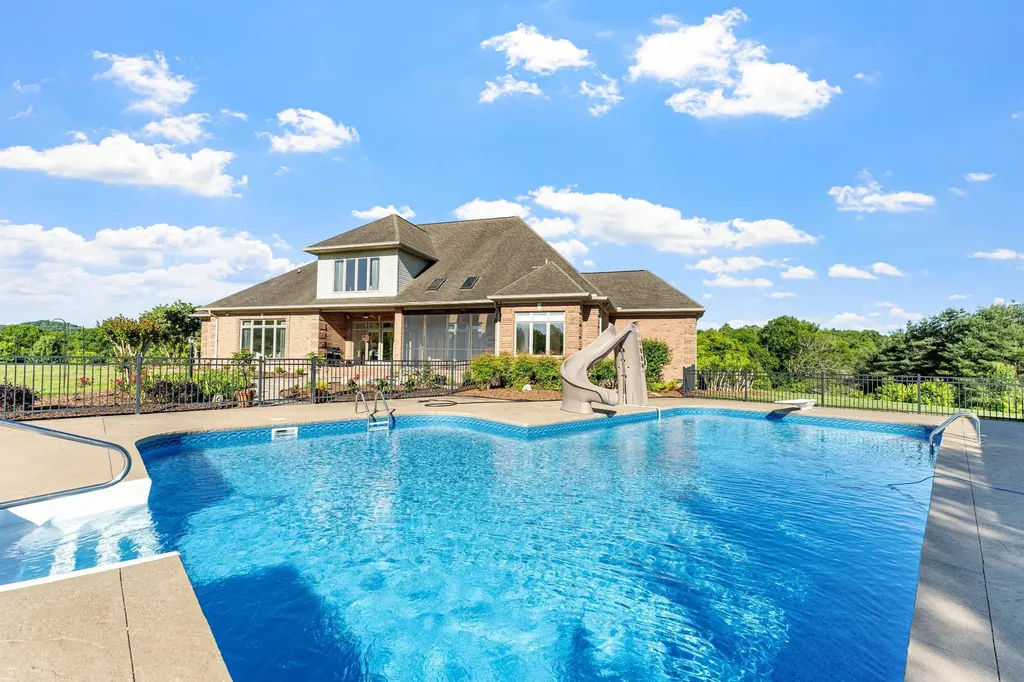 1357 Madison Creek Road Goodlettsville TN 37072
