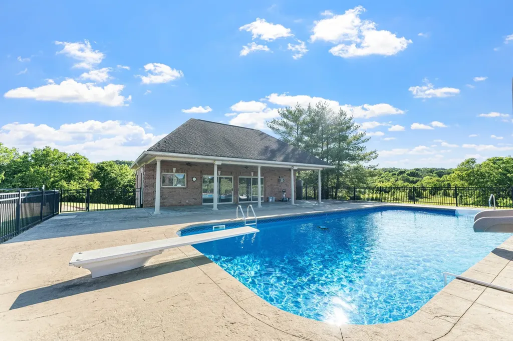 1357 Madison Creek Road Goodlettsville TN 37072