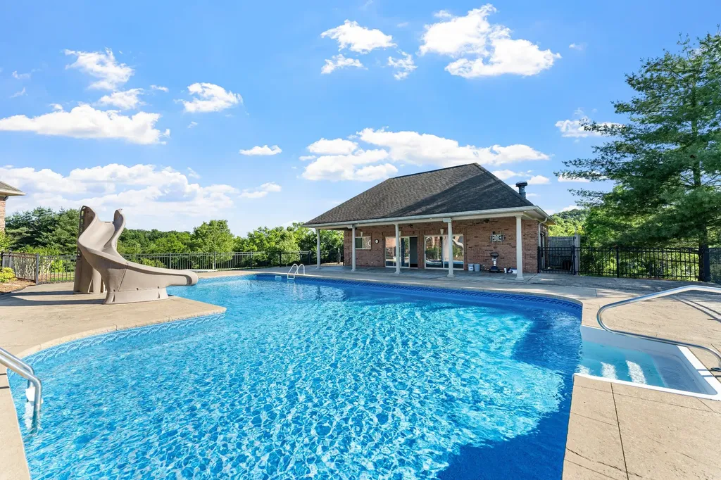 1357 Madison Creek Road Goodlettsville TN 37072