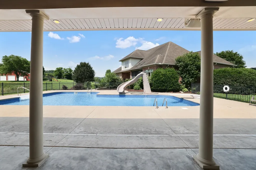 1357 Madison Creek Road Goodlettsville TN 37072