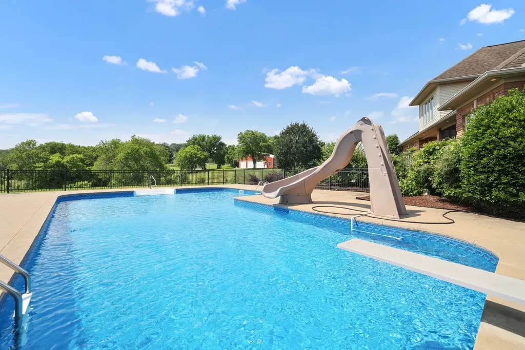1357 Madison Creek Road Goodlettsville TN 37072