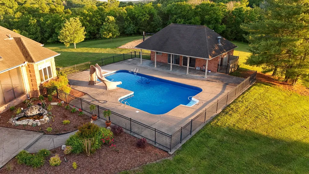 1357 Madison Creek Road Goodlettsville TN 37072