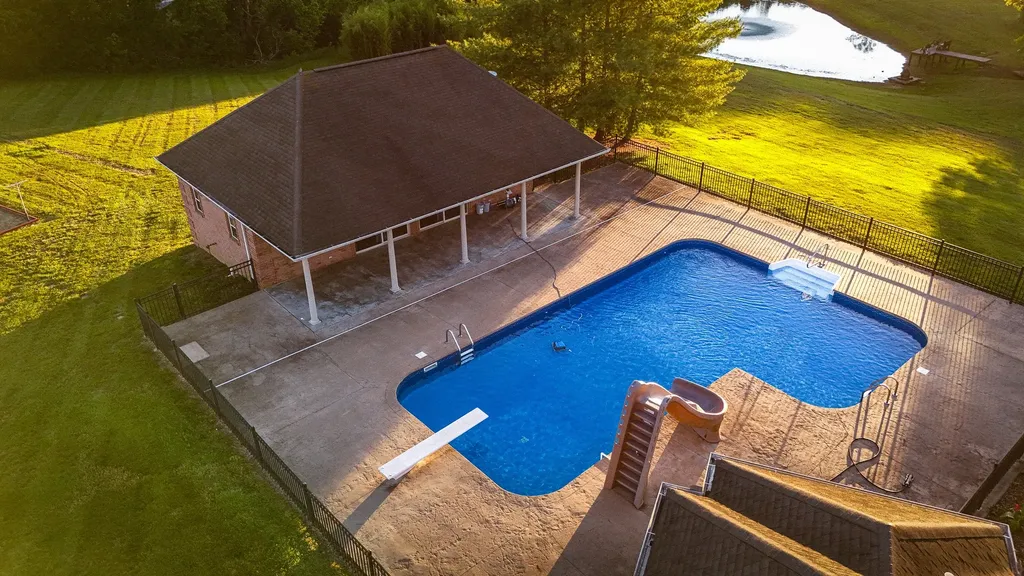 1357 Madison Creek Road Goodlettsville TN 37072