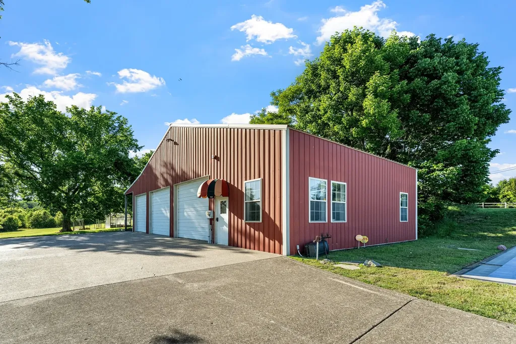 1357 Madison Creek Road Goodlettsville TN 37072