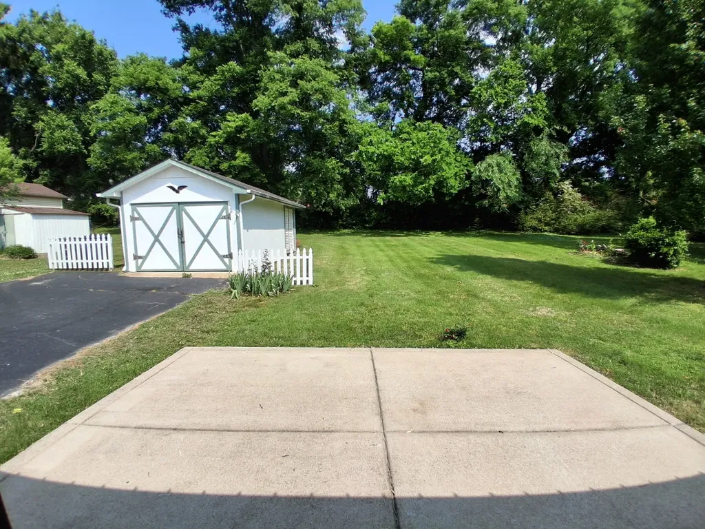 1923 Woodmont Drive Columbia TN 38401