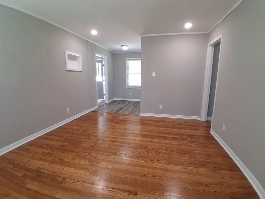 1923 Woodmont Drive Columbia TN 38401