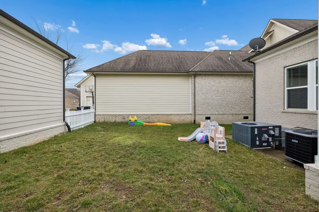 1566 Drakes Creek Road Hendersonville TN 37075