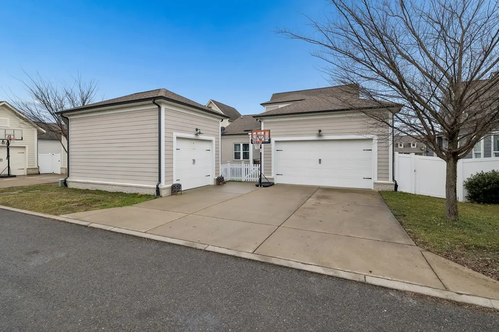 1566 Drakes Creek Road Hendersonville TN 37075