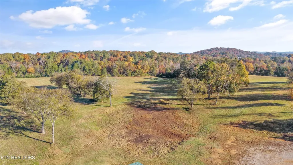 727 Bales Hollow Road Friendsville TN 37737