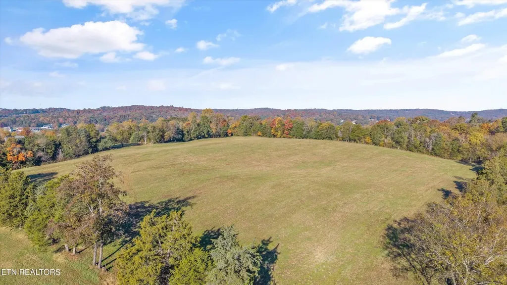 727 Bales Hollow Road Friendsville TN 37737
