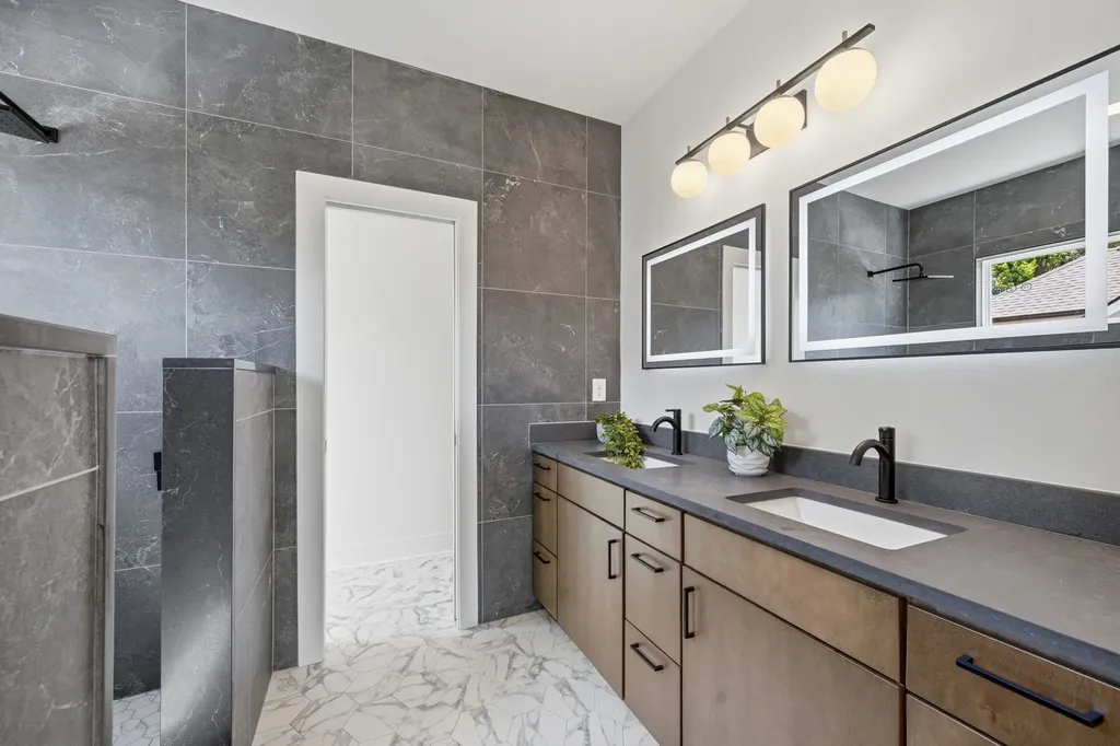 1805B River Drive Nashville TN 37218