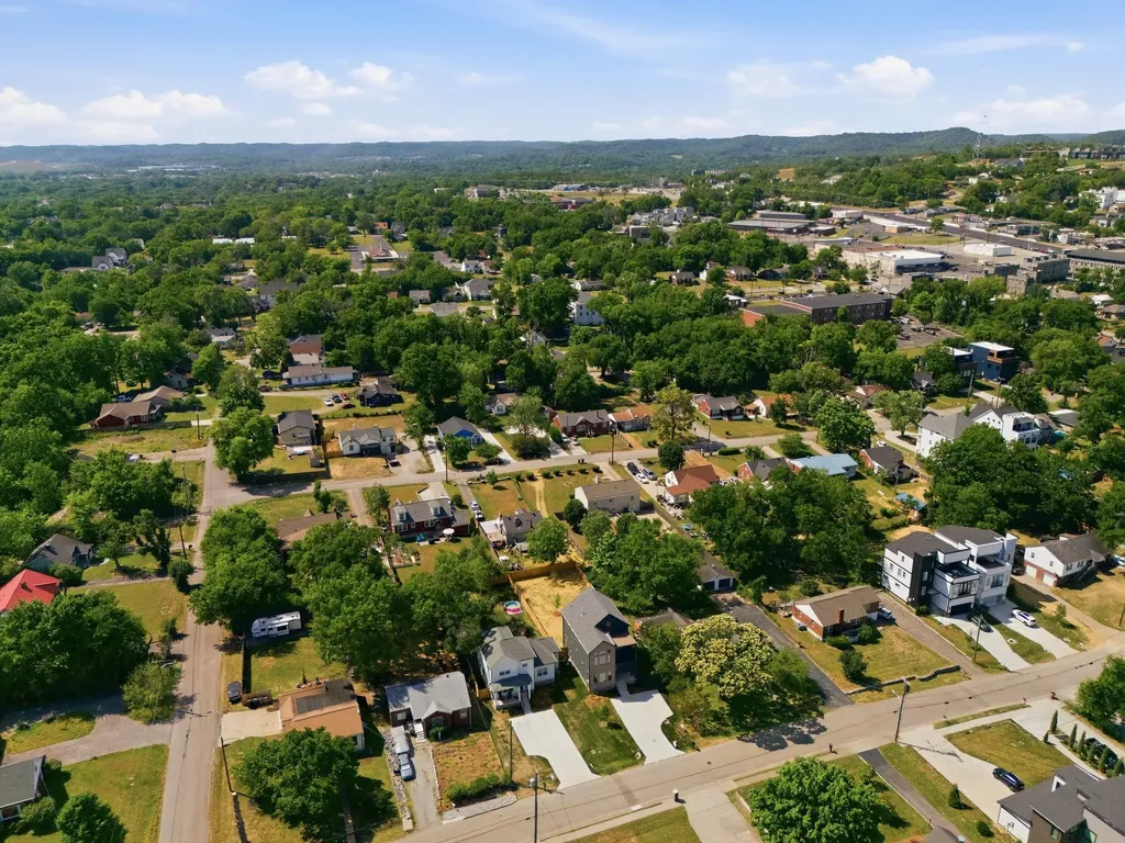 1805B River Drive Nashville TN 37218