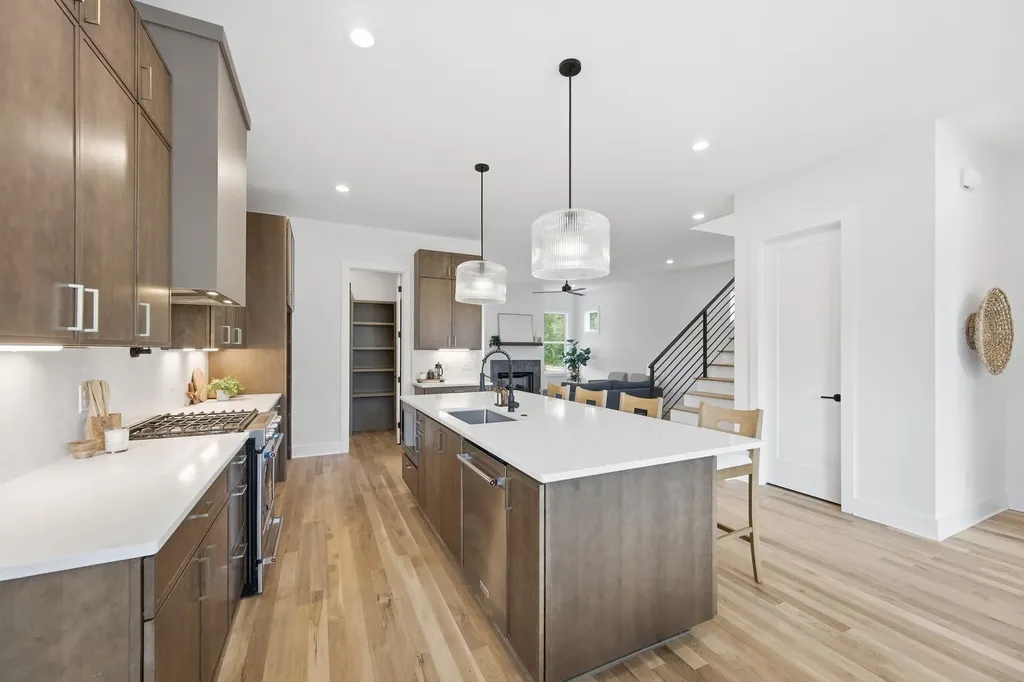 1805B River Drive Nashville TN 37218