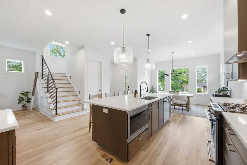 1805B River Drive Nashville TN 37218