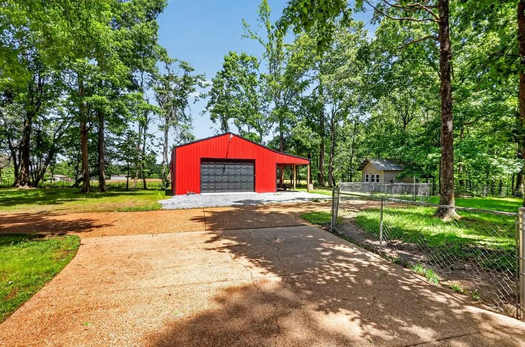 2502 Dobbins Pike Portland TN 37148