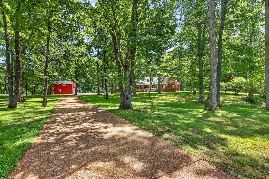 2502 Dobbins Pike Portland TN 37148