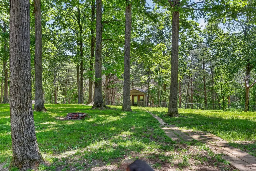 2502 Dobbins Pike Portland TN 37148