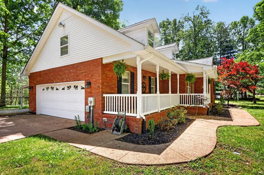 2502 Dobbins Pike Portland TN 37148
