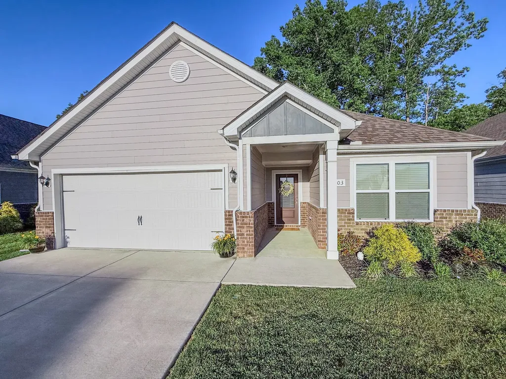 1003 Autumnwood Drive Dickson TN 37055